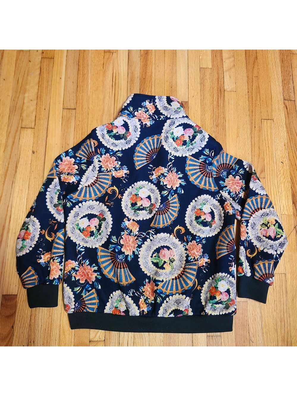 Floral Fan Patterned Jacket - Picture 2 of 3